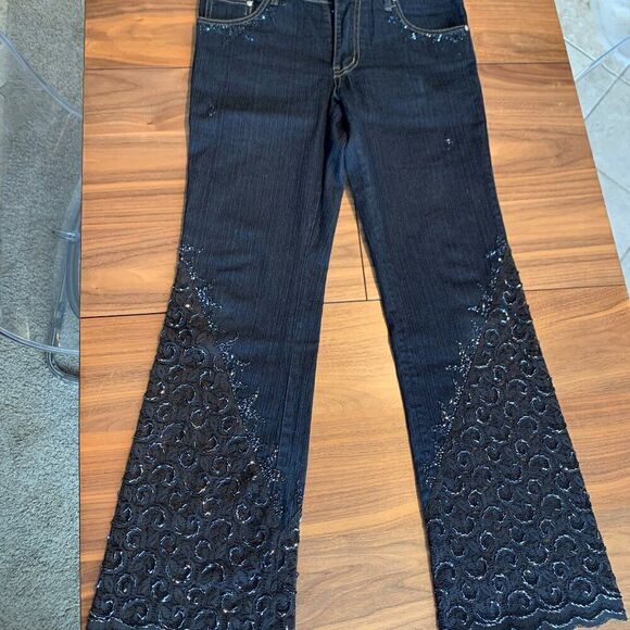 New earring, geometric, statement, matt finished metal, on trend, black gold - Picture 9 of 16